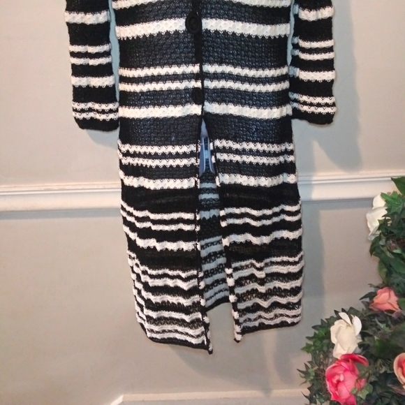 Chico's Black & Ivory Boho Retro 70's Striped Crocheted Long Cardigan/Swim Cover - Picture 3 of 11